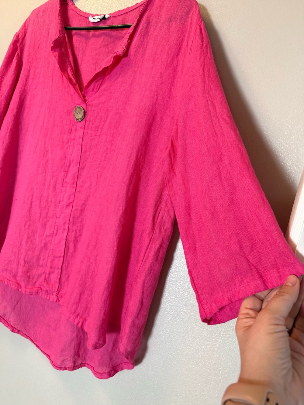 Women's Relaxed V-Neck Linen Tunic Blouse in Bright Pink - Picture 3 of 6